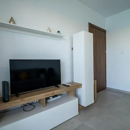 Peaceful Seafront 3br With Balcony By 360 Estates Apartamento