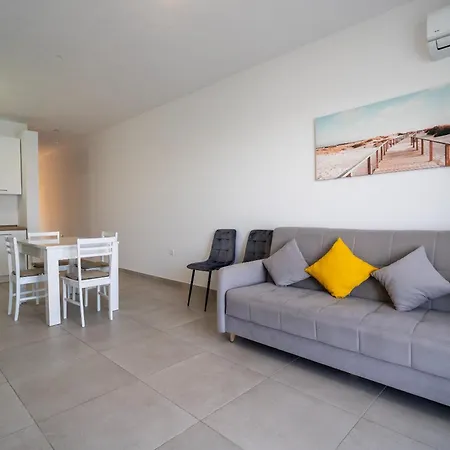 Peaceful Seafront 3br With Balcony By 360 Estates Apartament