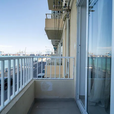 Peaceful Seafront 3br With Balcony By 360 Estates Apartament