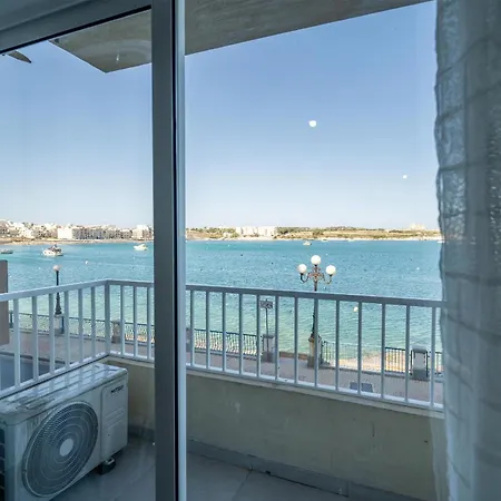 Peaceful Seafront 3br With Balcony By 360 Estates *
