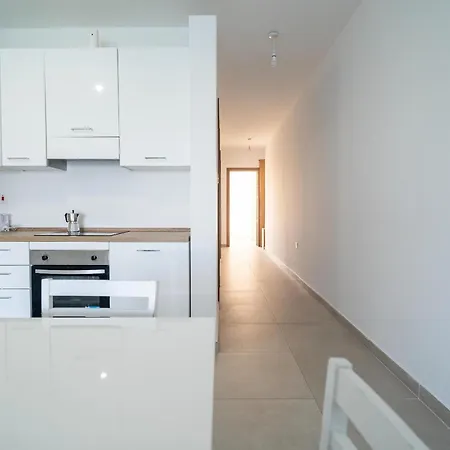 Apartman Peaceful Seafront 3br With Balcony By 360 Estates