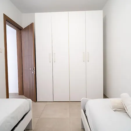 Peaceful Seafront 3br With Balcony By 360 Estates Apartman