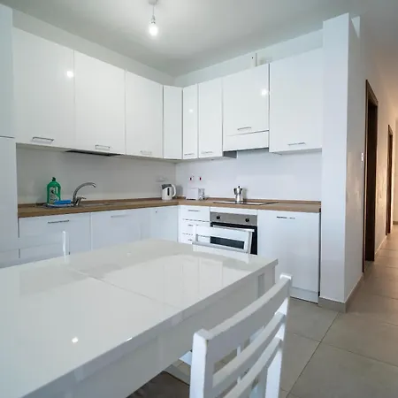 Peaceful Seafront 3br With Balcony By 360 Estates * Birżebbuġa