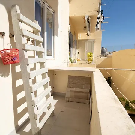 Apartman Peaceful Seafront 3br With Balcony By 360 Estates *